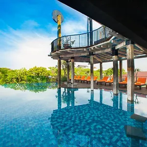 Sun Island & Hotel