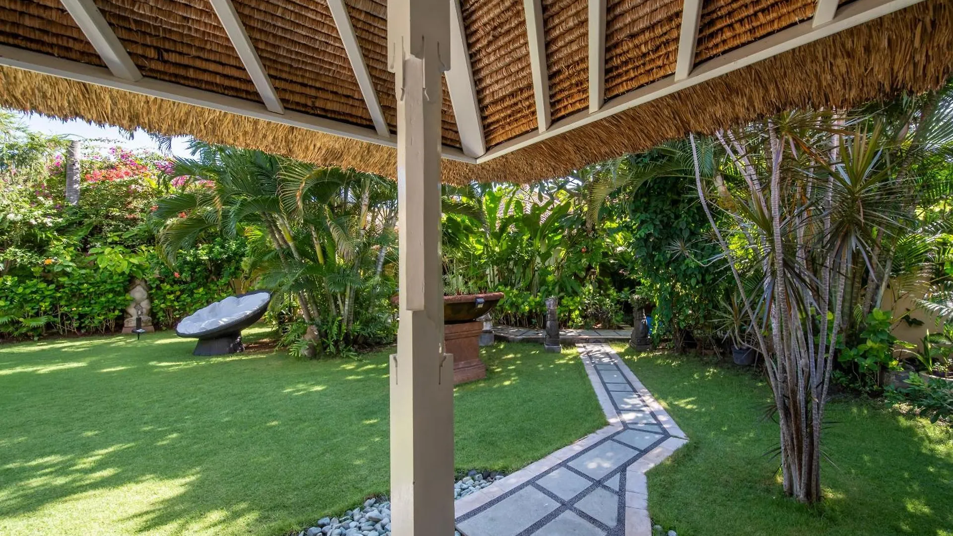 Villa Nyumpene In Legian