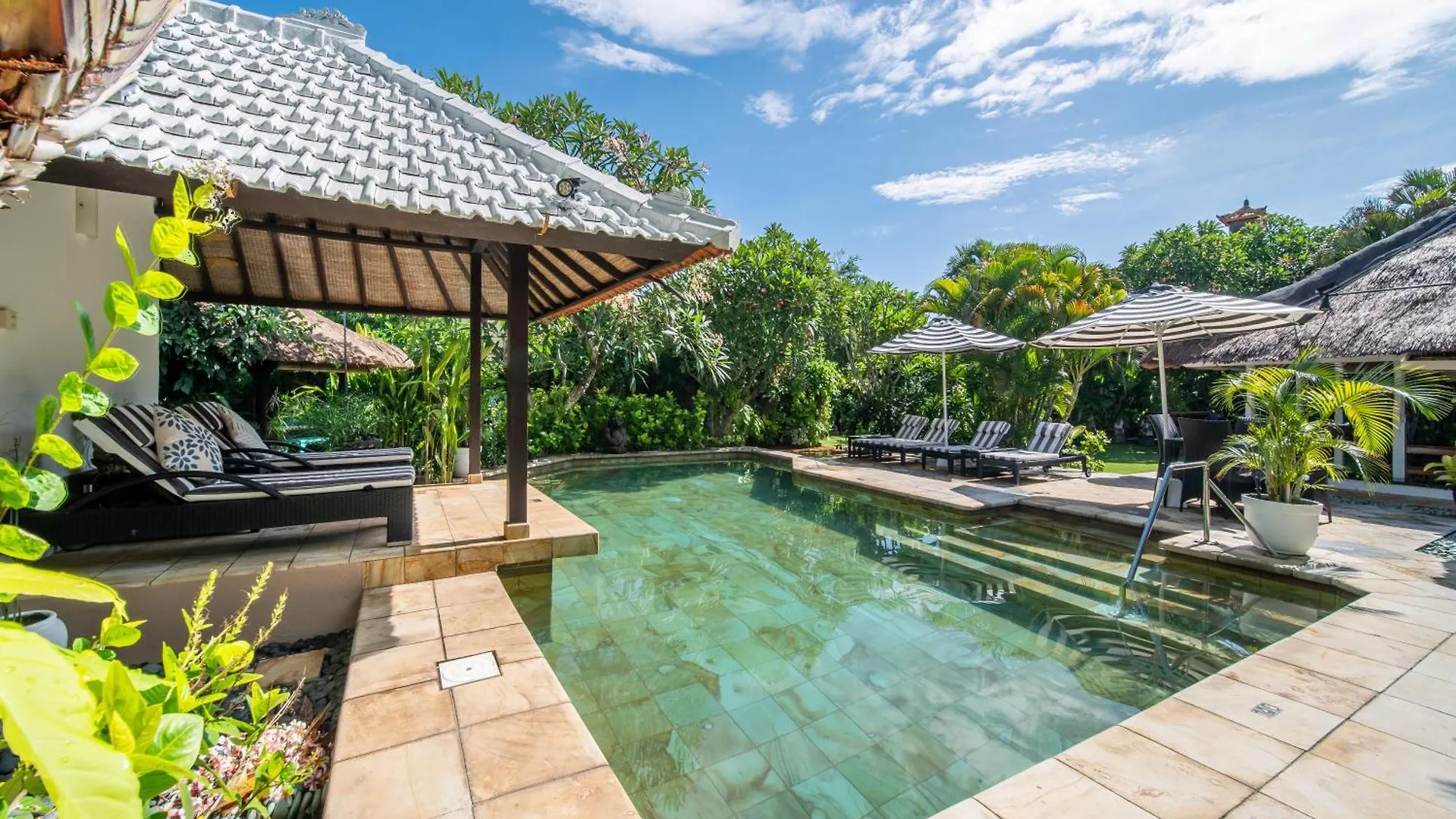 Villa Nyumpene In Legian Indonesia