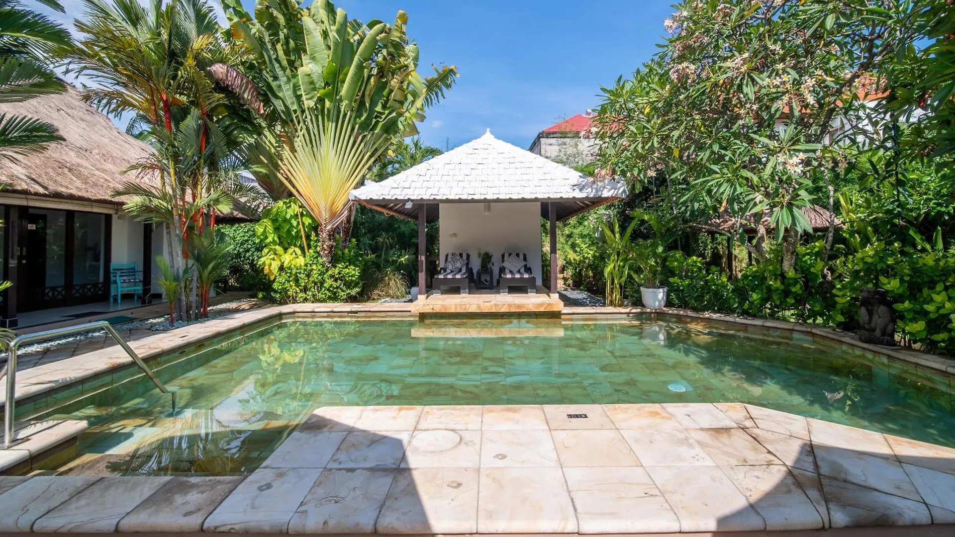 Villa Nyumpene In Legian