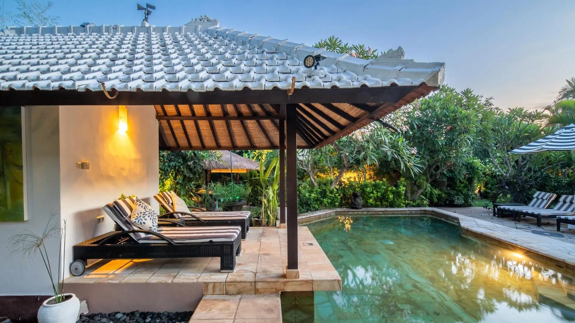 Villa Nyumpene In Legian