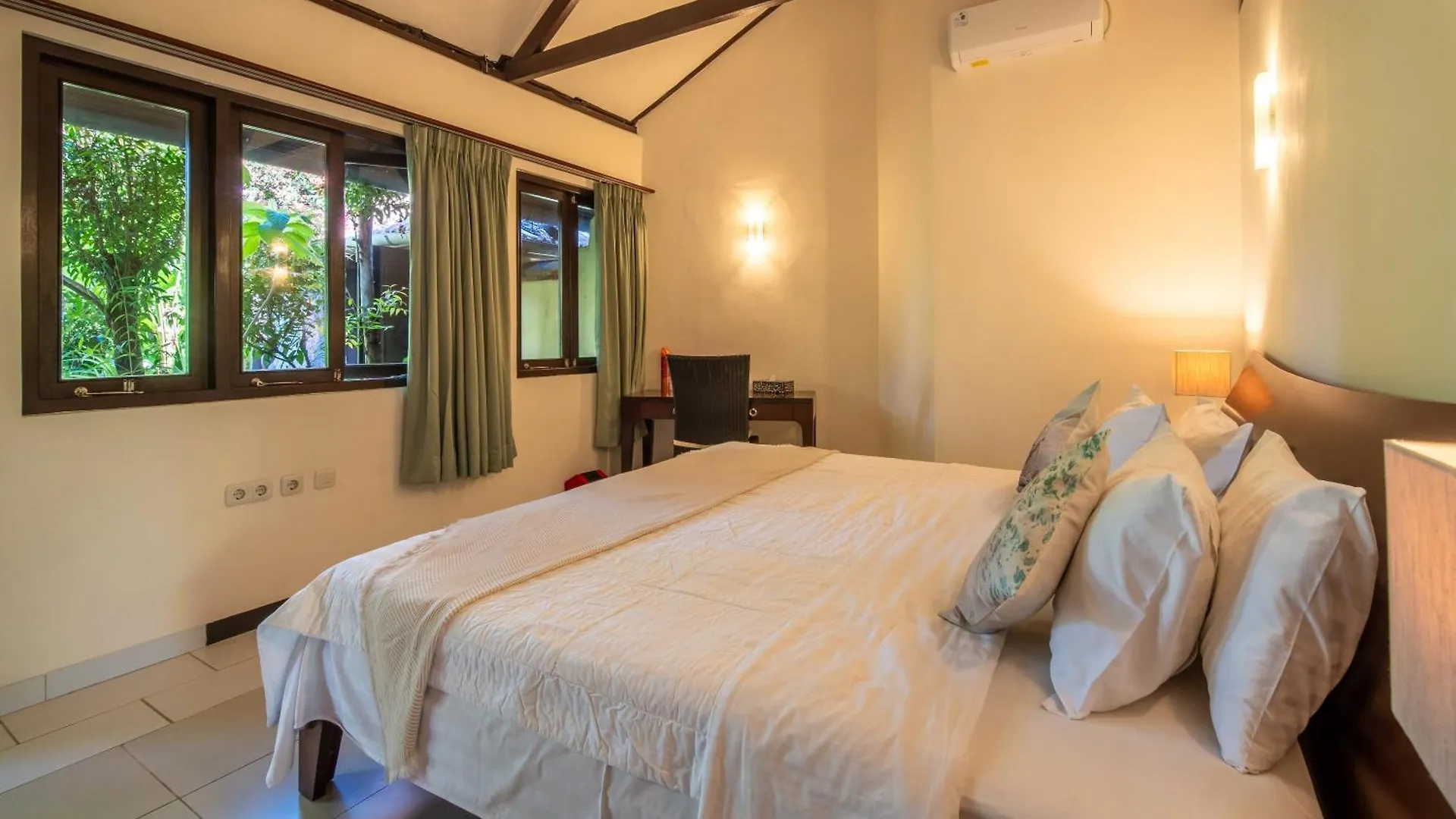 Villa Nyumpene In Legian