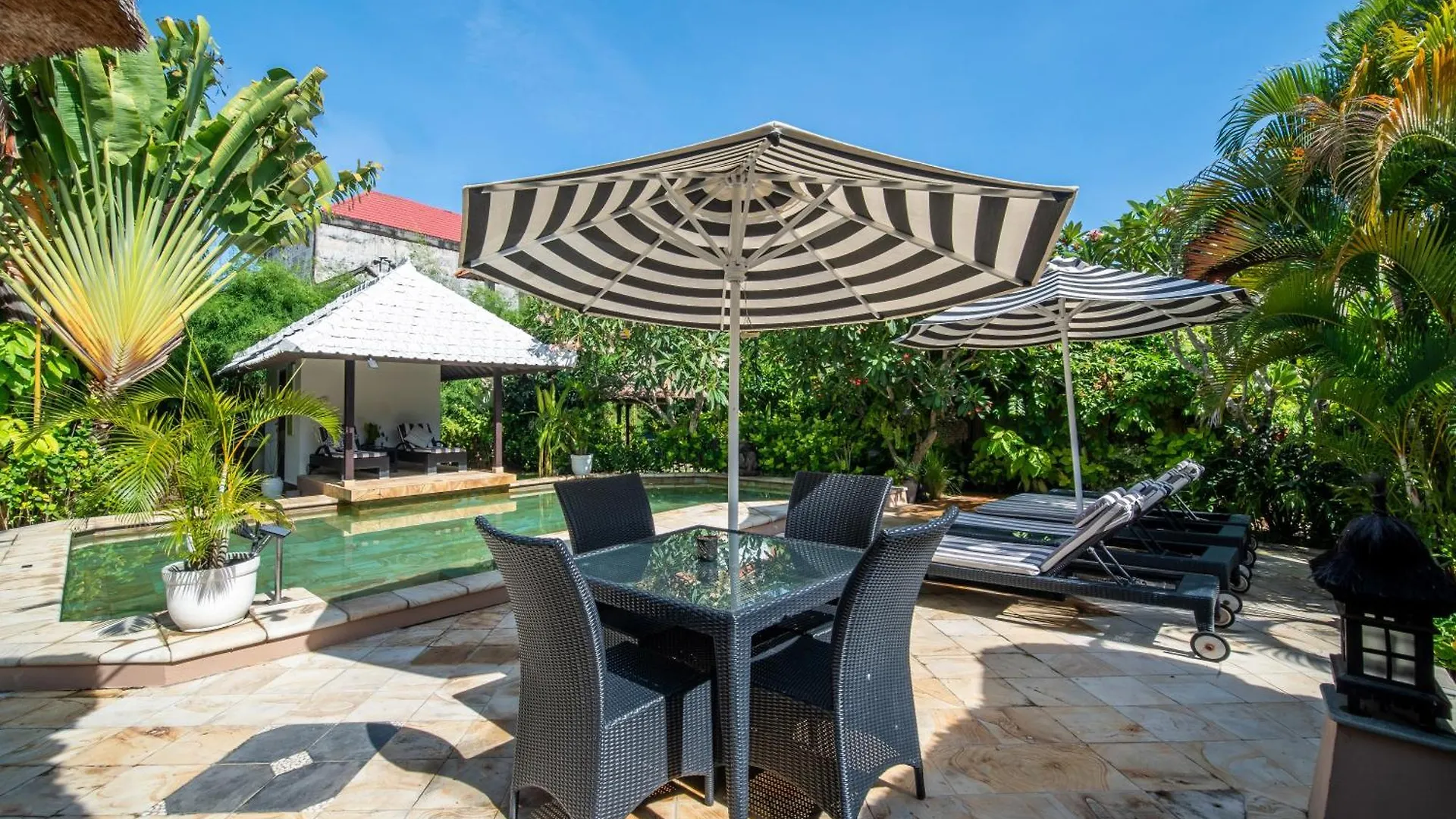 Villa Nyumpene In Legian