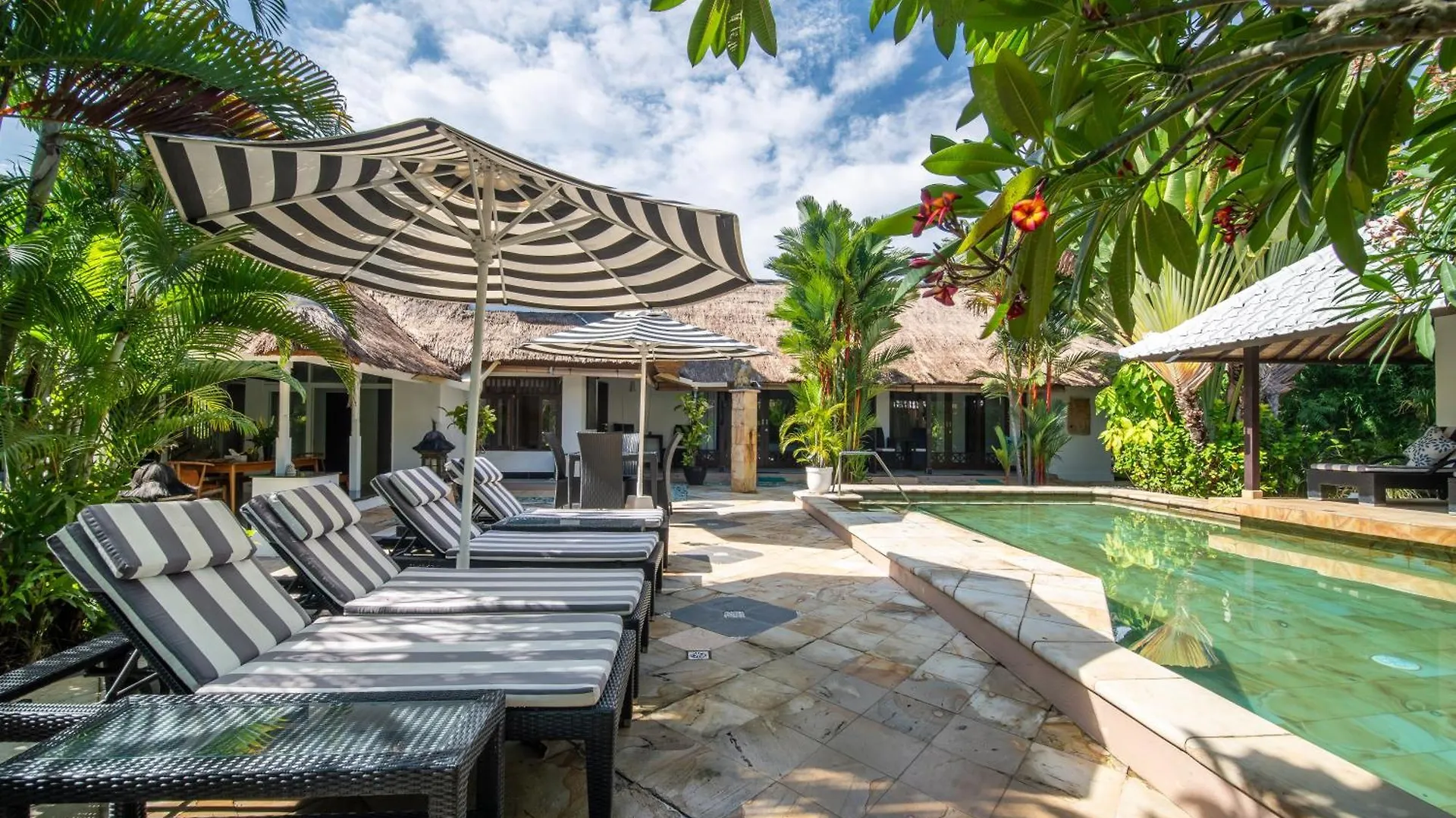 Villa Nyumpene In Legian